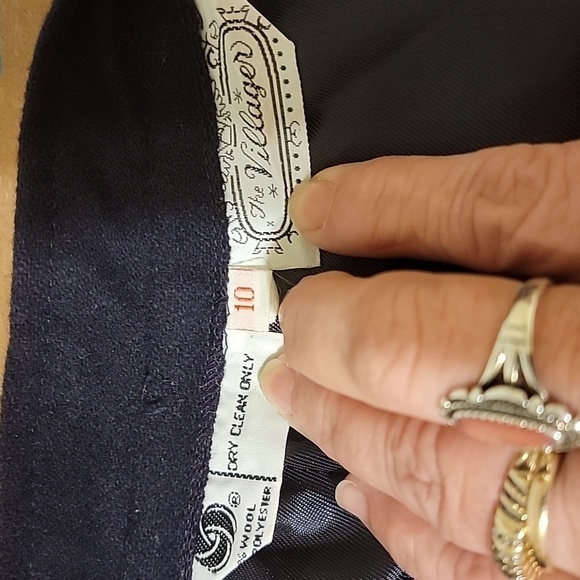 "The Villager" Vintage Women's Wool Blend Blazer and Skirt Suit - Picture 7 of 10